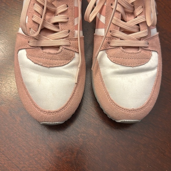 TRETORN Womens Suede Loyola Retro
Jogger Sneakers Pink Silver Sz 8.5 Preppy - Picture 6 of 15